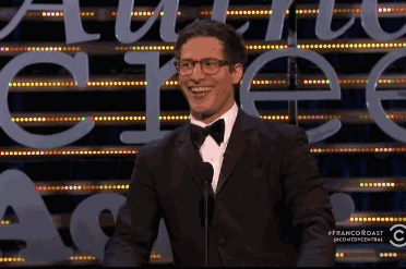 节目黑人笑喷拍沙发gif动图_动态图_表情包下载_soogif