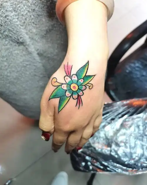 纹身师:彭刚纹身店:雾彩入墨tattoo纹身刺青彼岸花纹身图片_胸部纹身