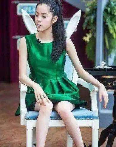 欧阳娜娜辟谣与房祖名的"叔侄恋",仅三个字打脸成龙满意说_儿子_绯闻