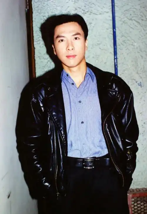 回顾甄子丹给前妻抚养费追求万绮雯为何转身娶了汪诗诗