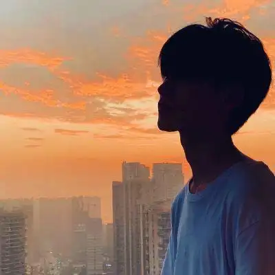 很帅气稳重又成熟高级男头合集看起来乖乖的又很好看的男生头像