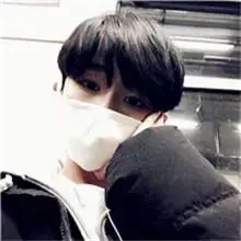 男生头像戴口罩