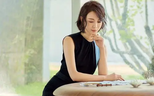 陈数淡然优雅高清桌面壁纸