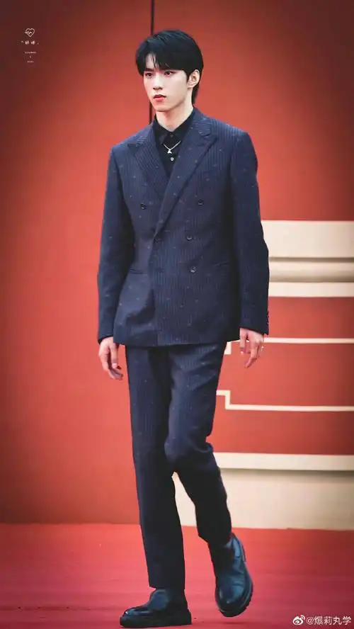 穿西装真的很贵@时代少年团-刘耀文92 9696,1卷2963【刘耀文