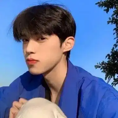 看起来很干净很拽的男生气质头像 很惊艳的很好看的男生真人头像_男生