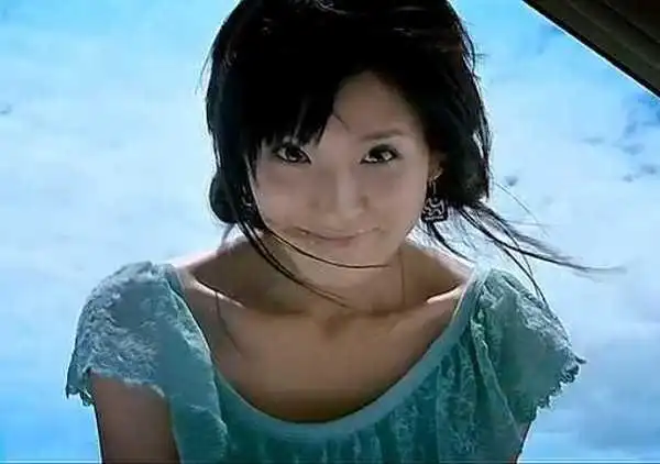 看过《爱情公寓3》的各位观众应该可以明显感觉出来赵霁瘦了,甚至瘦的