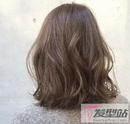 女生齐肩短发半烫发型时尚不挑人超级百搭