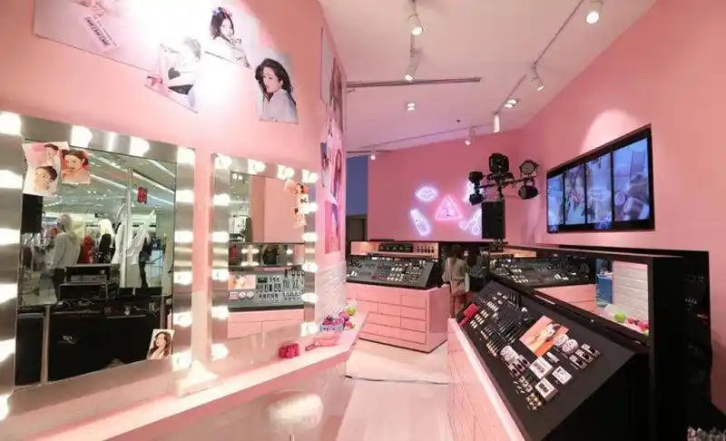 彩妆巨头3ce强势登陆中国 pink hotel快闪店盛大开幕|化妆品|彩妆|欧