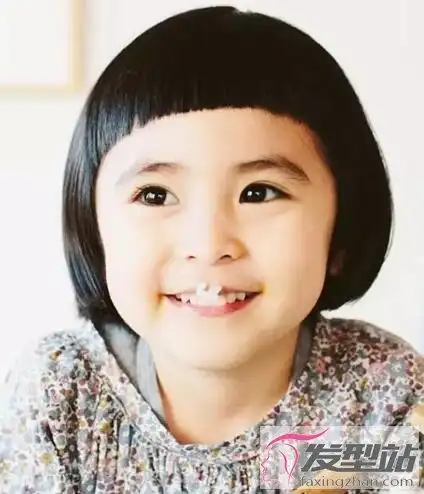 小女孩剪什么短发好看 短直发清爽活泼又洋气_发型站_最新流行发型