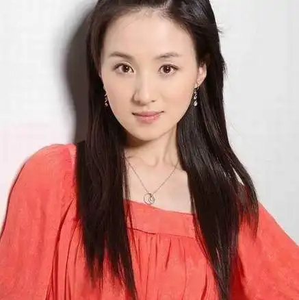 图吴婷写真清纯靓丽正式改名吴飞儿