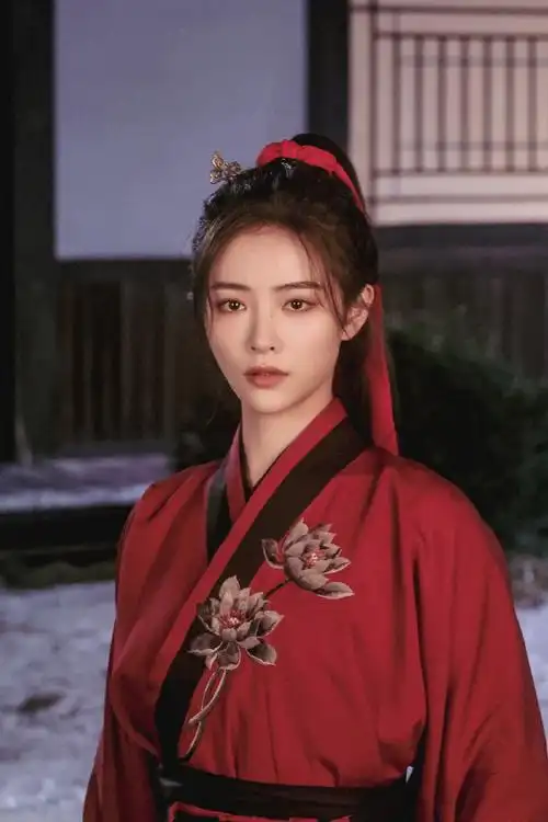 许佳琪超话02@许佳琪kiki#许佳琪版花木兰#万里赴戎机,关山度若飞.