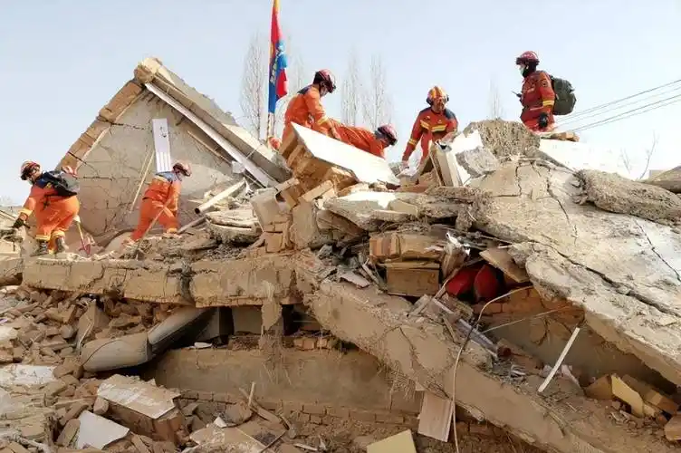 甘肃地震,第一批捐款的明星和企业居然又是他们!活该他们红!