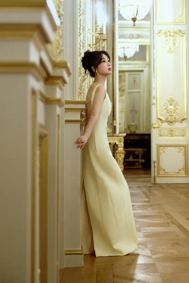 美女# 杨紫黄色礼服美图大赏,越来越有女人味了.