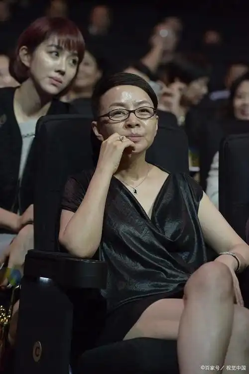 众人不愿同住一房?宋丹丹被气到吸氧