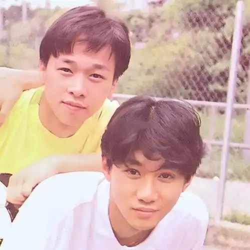 黄家强从小到大家驹把家强照顾的很好具家强回忆小时候风扇漏电以前