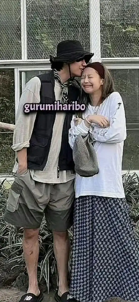 金泰亨 jennie再上热搜!网友再爆清晰合照,恋情实锤了?