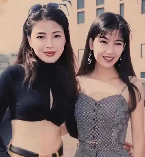 穿露腰装眉眼神似罗美薇,家姐恋上洋男友_张瑶萱_陈竹君_女儿