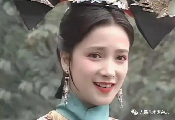 何晴在电视剧《三国演义》中饰演了小乔,三年后,她又在电视剧《水浒传