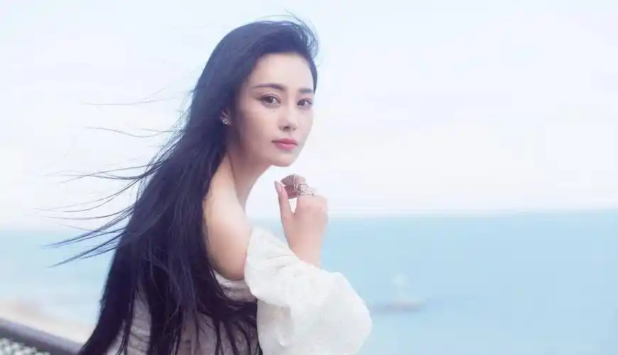 随后张馨予通过经纪人解释了这件事情,称当时是被自己的男朋友的哄骗