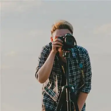 拿相机的人物欧美头像