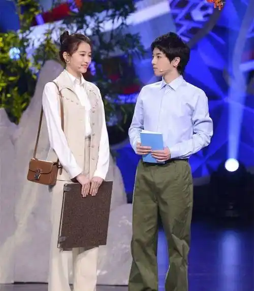 华晨宇关晓彤退出,贾玲沈腾待定?_节目_迪丽热巴_四季