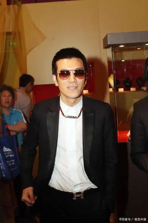 杨子妈妈被网暴?网友:不佩服不行啊!