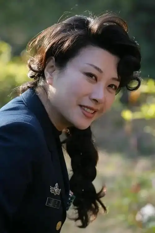 演员王静:长得漂亮戏也好,为人低调不张扬,她把自己活成一本书