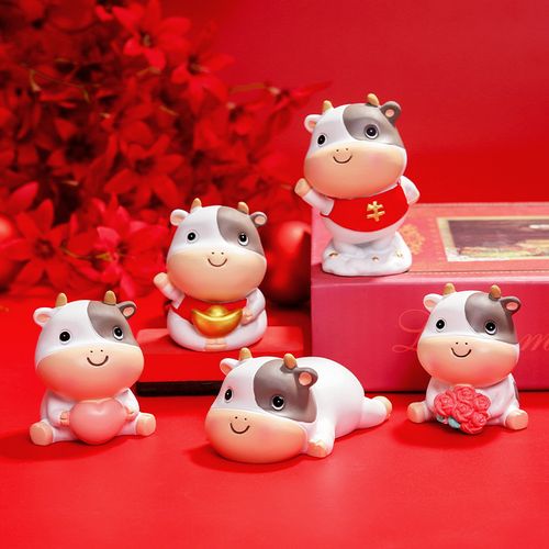 新款喜庆卡通生肖牛摆件家居桌面装饰品牛年礼品吉祥物树脂工艺品