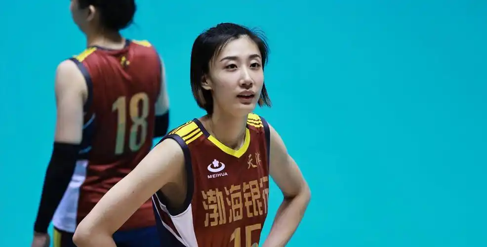 中国女排在战胜了波兰女排之后,中国女排的助理张晨接受采访时.