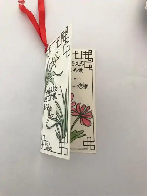 一张张有个性,有内涵的小书签上,方寸之间尽显孩子们的灵气和大舟慧