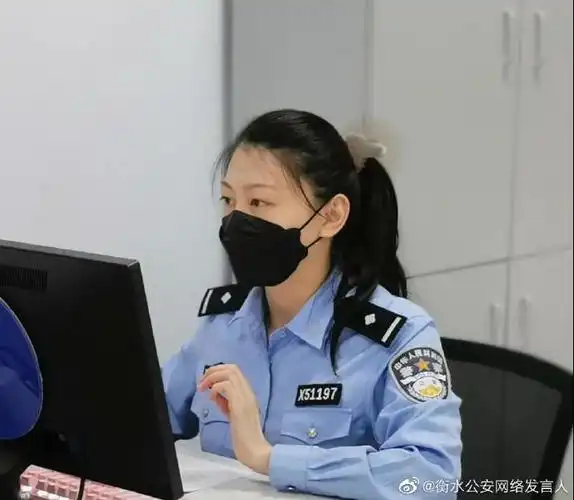 衡水90后户籍警花刘午阳画作#90力量# .