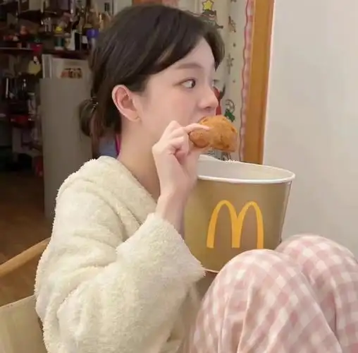 女生头像干饭头像食物吃东西元气甜系甜美头像女头