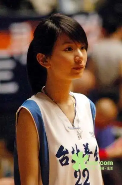 展开全部 你可以去看《斗牛要不要》,就是hebe演的