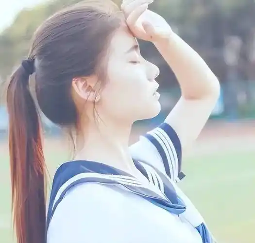 "高马尾"在中学生里逐渐消失,低马尾鲶鱼头取而代之_发型_女生_时候