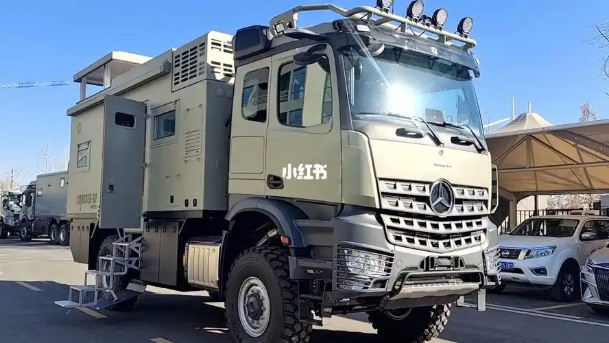 奔驰arocs越野房车
