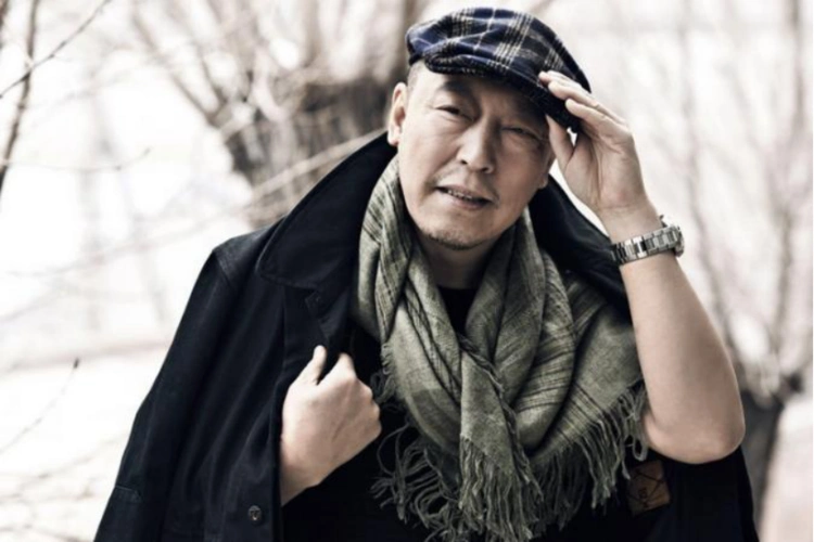 1960年生于黑龙江省哈尔滨市,毕业于中央戏剧学院,中国内地男演员.