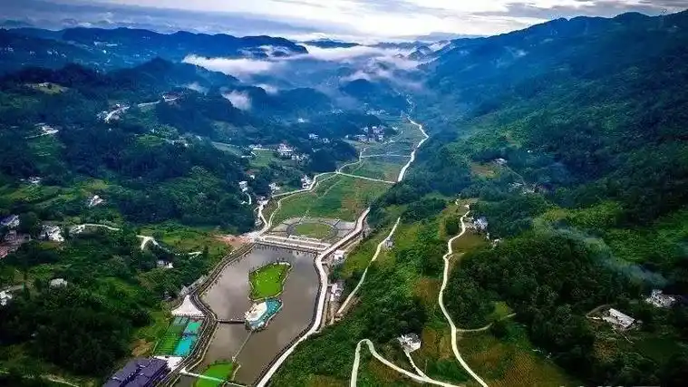 恩施白杨坪镇洞下槽村