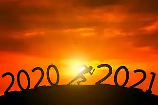 夕阳落日剪影人物奔跑2021 i>加 /i> i>油 /i>