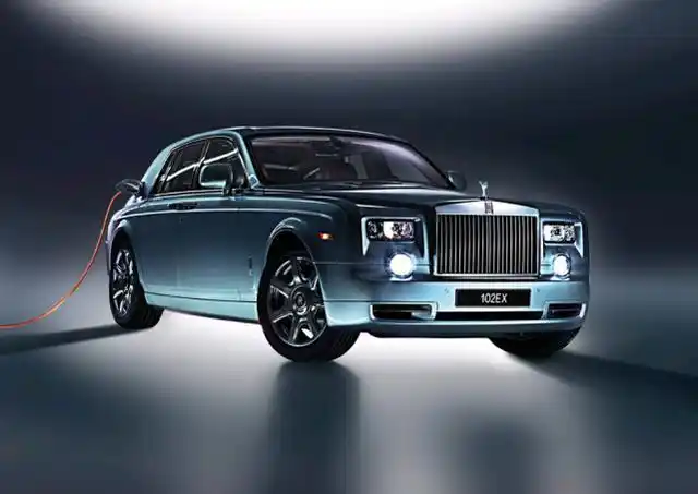 1000万豪车跌至140万,换标之后,它再也无法与劳斯莱斯抗衡!