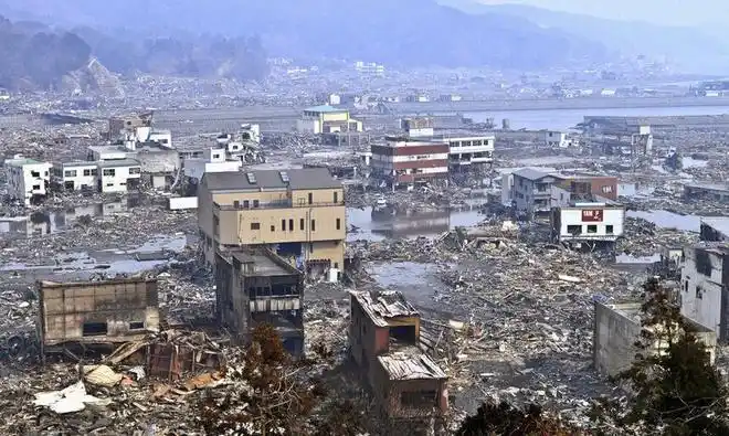 9级地震有多恐怖这是2011年日本大地震真实场景人类不堪一击