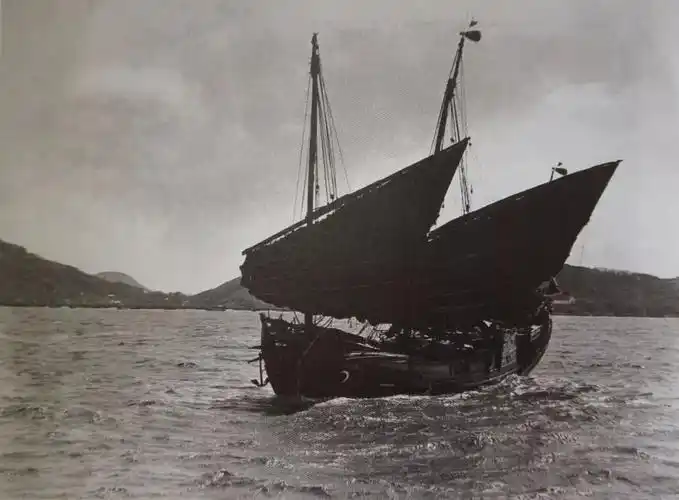 西方人镜像下的沈家门渔港(上)_渔船