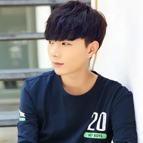 2018男生最新发型图片_今年最流行男生短发款式及名称_潮流发型图片男