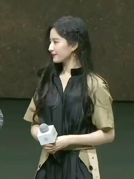 刘亦菲真的是仙女下凡美爆了#刘亦菲#文娱小迷妹的微博视频