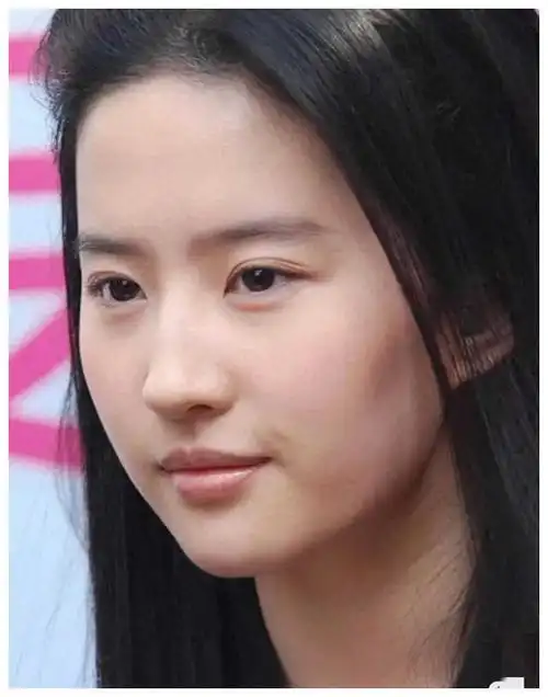 杨采钰的素颜告诉我们:明星的真实面容让容貌焦虑烟消云散!