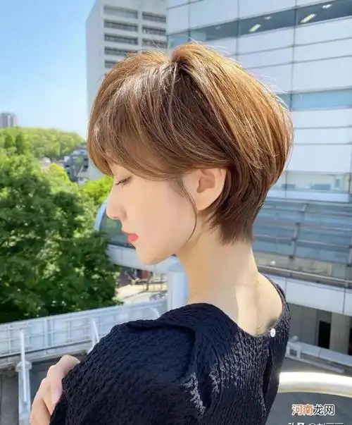 15款最火短发送给大家 今年流行短发发型