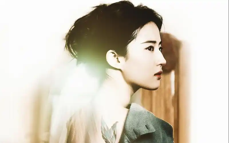 夜孔雀刘亦菲海报图片夜孔雀刘亦菲海报壁纸女明星