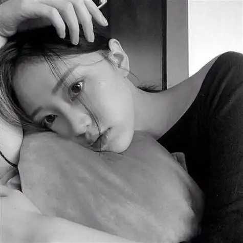 美女黑白头像侧脸头像 女生头像图片大全 -【爱个性】