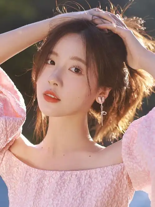 梨涡允允,小红书同名昵称,与微博日更,在抖音也叫"梨涡允允"