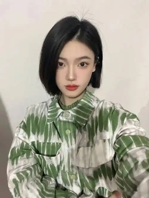 2022初春超a"一刀切"短发,真的爱了!_发型_脸型_显得