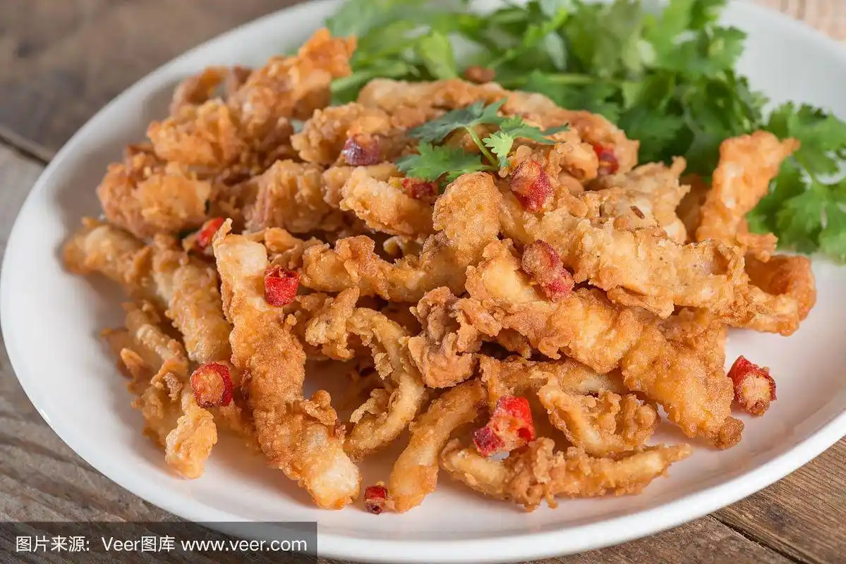 近处,炸鱿鱼片.